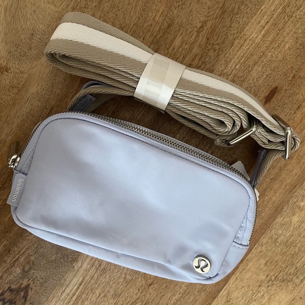 lululemon everywhere belt bag